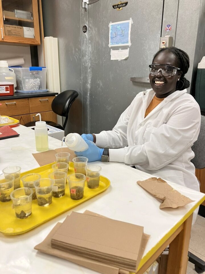 Adeg Abdelkarim in Lab